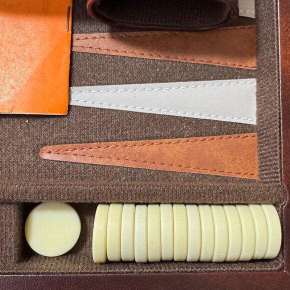 Vintage Brown Leather Backgammon Set With Board Chips & Dice In Travel Case - Picture 8 of 9